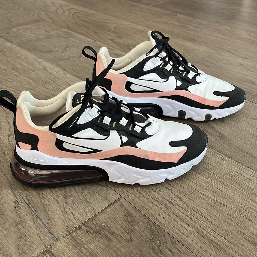 NIKE Air Max 270 React, Size 8